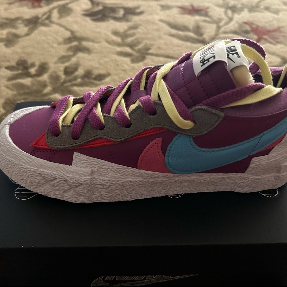 Nike Sacai blazer low women’s 7.5